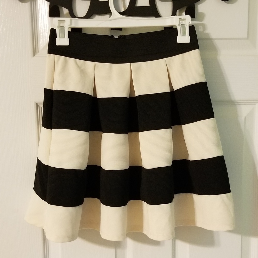 Modcloth black and white mini skirt